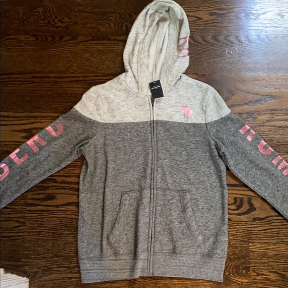 zip up sweatshirt